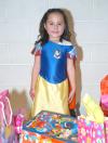 ni_17022006 
Deborah Medrano Serna, el día de la piñata que le organizaron sus papás al cumplir cinco años de edad.