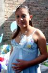 ma_19022006 
Miriam Franco Hernández espera el nacimiento de su bebé y por ello recibió un grupo de familiares y amistades
