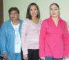 ma_25022006 
Elvira Tinoco y Brenda de Figueroa le organizaron una fiesta de canastilla a Adriana Zapata de Padilla