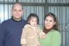 ni_26022006 
Alejandra Nahle de Mijares con su hijito Santiago Mijares Nahle