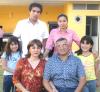 va_26022006 
Gerardo Martínez Álvarez festejó su cumpleaños con un ameno convivo en compañía  de sus familiares.