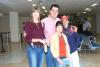 vi_25022006
Cristina, Pamela y Héctor Gutiérrez viajaron a Los Cabos, los despidió Antonio Gutiérrez.