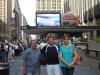 Gerardo Wong, Gregorio Wong y Alejandra Saldaña de Wong, de paseo por las calles de Nueva York.