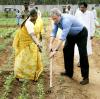 El presidente  Bush, cerró  una exitosa visita a India con un discurso en el que afirmó que las relaciones con este país 'nunca han sido mejores y no hay límite a lo que podemos conseguir'.