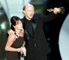El tercer premio que ganó Secreto en la Montaña recayó en manos de un latino: el argentino Gustavo Santaolalla, quien se impuso en la categoría de Mejor Música. “A mi madre, a Argentina. Para todos los latinos, muchas gracias ”, dijo.