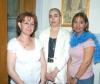 va_05032006 
Pedro, Cristina y Lucy Reyes, acompañados por Guadalupe Barraza