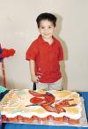 ni_10032006 
Diego Padilla Jiménez cumplió cuatro años, por lo que sus padres, Luis Padilla y Marisol Jiménez, le ofrecieron una divertida piñata.