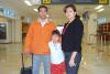 vi_12032006 
Araceli Castor, Decker Lee Castor y Kistel Echávarri viajaron a Hermosillo.