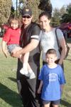 va_19032006 
Roberto Lucero Jaramillo y Leticia Jaidar de Lucero con sus hijos, Roberto y Faride.