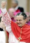 Aquí el Papa junto a Stanislaw Dziwisz, arzobispo de Cracovia.(Cracovia, Polonia) , arzobispo de Cracovia (Polonia), fue secretario personal del Papa Juan Pablo II hasta su muerte, en 2005. En 1998 fue nombrado obispo de la iglesia titular de San Leone y prefecto adjunto de la Casa Pontificia.