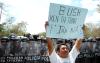 En la capital mexicana, movimientos antiglobalización y en contra del TLCAN convocaron a una protesta frente a la embajada estadounidense, donde expresarán su rechazo a la presencia de Bush en el país. EFE