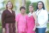 de_30032006 
Vanessa junto a su mamá María Guadalupe Trigo peña, y sus hermanas, Maribel, Alejandra, Mayela y Marisol Barajas.
