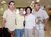 vi_08042006 
 Maribel Lares viajó a México la despidió Mary Andrade, Carmen Lares y Miguelito