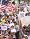 Cientos de miles de personas tomaron el lunes las calles, desde Nueva York hasta San Diego, a fin de exigir la ciudadanía para millones de inmigrantes ilegales, en unas manifestaciones que fueron comparadas con los legendarios movimientos de Martin Luther King Jr. y César Chávez.