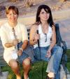 va_12042006 
 Mayela de Barrantes y Patricia Molina
