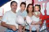 16042006 
 Mauricio cohen y Fernanda García, con sus niños Mauricio y Maria Emilia Cohen García