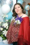 16042006 
 Lorena Montes de Rivera, captada en la fiesta de canastilla que le ofrecieron sus familiares en honor del bebé que espera