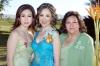 21042006 
Griselda Torres Díaz en compañía de su mamá y su suegra,quienes le ofrecieron una fiesta de despedida.