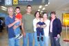 28042006 
Mateo Santiago, Martha y Enrique Silva viajaron a Canadá, los despidieron Efrén y Elisa.