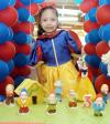 30042006 
Fátima del Rosario Jurado Núñez celebró su tercer cumpleaños con una piñata