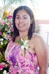 06052006 
Con motivo de su cercano matrimonio, Claudia Lizath Camacho Martínez fue despedida de su vida de soltera con un convivio.