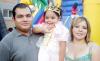 21052006 
Ana Paula Alba cumplió cuatro años de vida y sus papás, Pedro Castañeda y Cristina Alba de Castañeda, la festejaron con una divertida piñata