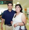 27052006 
Salvador y Vilma Villalobos viajaron a Cancún.