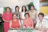 EMOCIONADA POR SU BODA
Elena G. de Beltrán del Río, Susana Beltrán del Río, Marcela Pruneda, Maru Villarreal, Rosario Ramón de Aranzábal, Analú Aranzábal, Linda Serna de Tamayo, Lorena Tamayo, Lorena Villa, Esther Estens de Pérez, Mónica Pérez de Sada, junto a Rosalinda Jiménez Ayup.