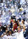 Fue el momento de celebrar, porque el campeonato y la entrega
de la copa era lo único por lo que había que festejar, luego de
180 minutos de precauciones, como de tirarse a no perder, en una
final que seguramente no será recordada por su espectacularidad,
pero bien o mal alguien tenía que ganar.