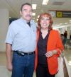 10062006 
Olivia y Jesús Hernández viajaron con destino a la Ciudad de México.