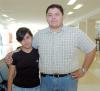 11062006 
Yadira Huerta y Armando Medina viajaron a Villahermosa.