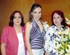 15062006 
La futura novia junto a su mamá, Victoria Romo de Hernández y su suegra Lucila Tenorio de Morán.