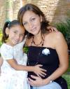 18062006 
Lily Quiñones de Aranda y su hija Melissa.