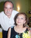 25062006 
Sra. Beatriz de Maldonado junto a su esposo, el señor Rafael Maldonado.