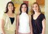 27062006 
Claudia Hamdan junto a las anfitrionas, Mary Tere Hinojosa y Cecy Hinojosa Lugo.