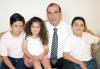27062006 
Jaime Hernández Barrera con sus hijos , Jaime, Jorge y Jimena Hernández Blazquez.