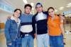 02072006 
José Ramón Arias viajó a la Ciudad de México y fue despedido por la familia Arias Garza.