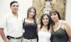 07072006 
Any Aguirre Silva acompañada por su hermana Marisol y de sus padres, Jorge Aguirre Balza y Margarita Silva  de Aguirre.