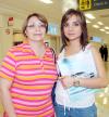 12072006 
Ana Saldaña y la señora Saldaña viajaron a la Ciudad de México.