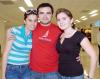 13072006 
Brenda Burgos, Mary Guerrero e Hilda Sarmiento viajaron a Acapulco.