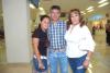 26072006
Adolfo Rosales y Mayela Hernández viajaron con destino a Cancún.