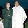 23072006 
Pbro. Gerardo Mireles Ramírez acompañado por el Excmo. señor Obispo Gerardo de Jesús, el día de su ordenación sacerdotal.
