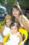 27072006
Massiel Manzanera de Anaya con su hija Isabela.
