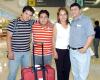 30072006  
Desde España llegaron a Torreón Luis y Rubén Félix, los recibieron José Luis Félix y Armina Zamudio.