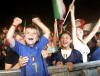 En toda Italia, de norte a sur, de este a oeste, los 'tifosi' siguieron en las calles el partido de su selección.