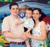 06082006 
Adriana Torres de Russek junto a sus hijos Emiliano, Esteban y Diego Russek.