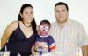 06082006 
Osvaldo Neri Carrillo celebró su cuarto cumpleaños acompañado por sus papás, Perla y Osvaldo.