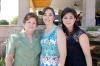 11082006 
 Raquel Aranda de Issa con su mamá Graciela Cruz y su hermana Gabriela Aranda