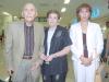 16082006

Raúl Sifuentes, Alejandrina Guerrero y Alejandrina Sifuentes viajaron al DF.