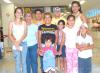 22082006
Verónica, Carlos y Evelyn Bayón viajaron a Tijuana, los despidió la familia Bayón.